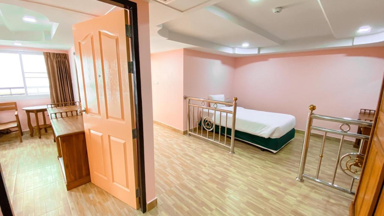 A.a. Golden Hotel 3*